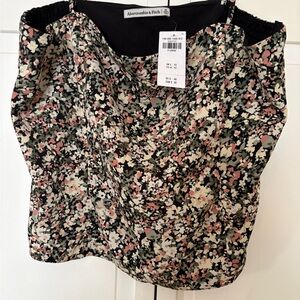 Abercrombie & Fitch Women's Floral Blouse - Black and Pink